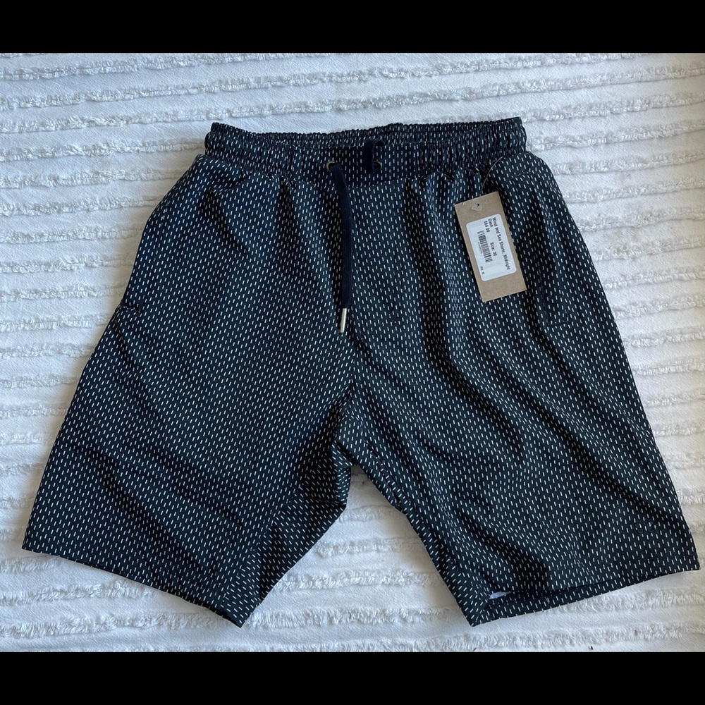Mens Albion wind and sea shorts size 30 waist with liner NWT